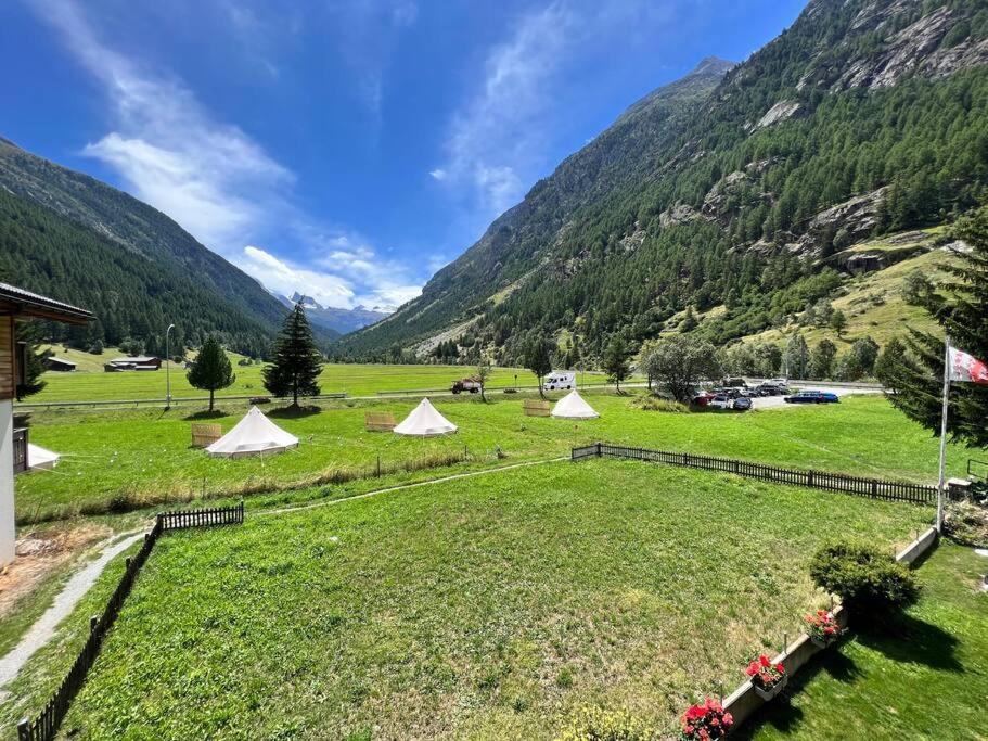 Pure Comfort! Entire Apartment With Abundant Space Near Zermatt With Parking! Täsch Extérieur photo