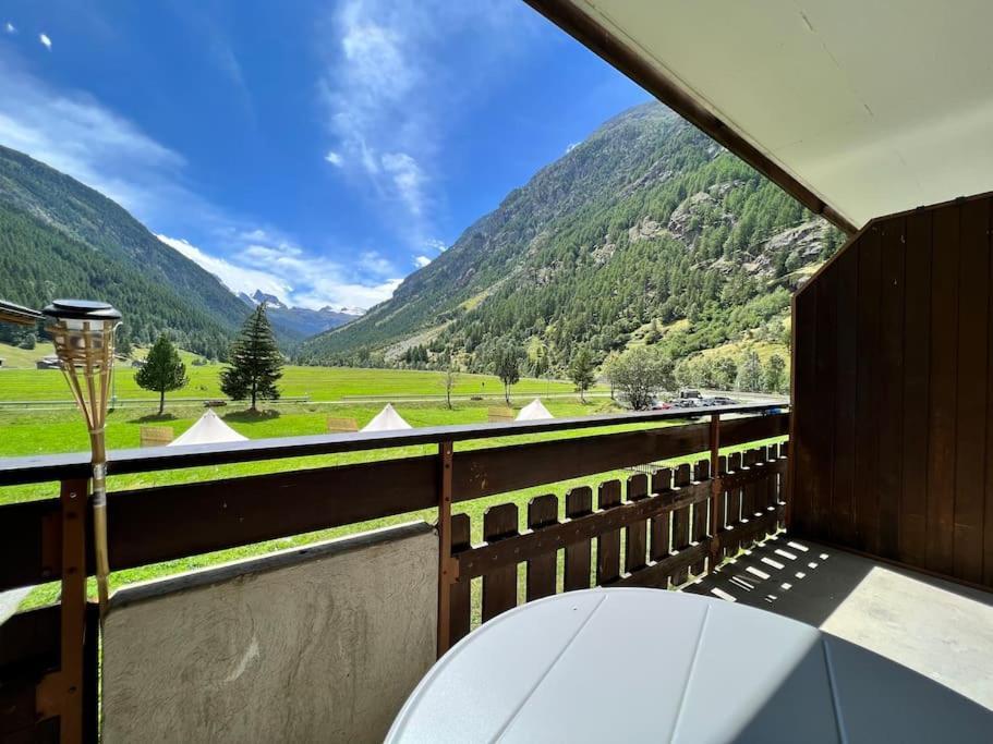 Pure Comfort! Entire Apartment With Abundant Space Near Zermatt With Parking! Täsch Extérieur photo